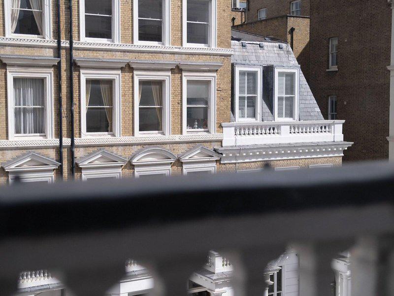 294E1116D787565E4FA03957BA3C6887