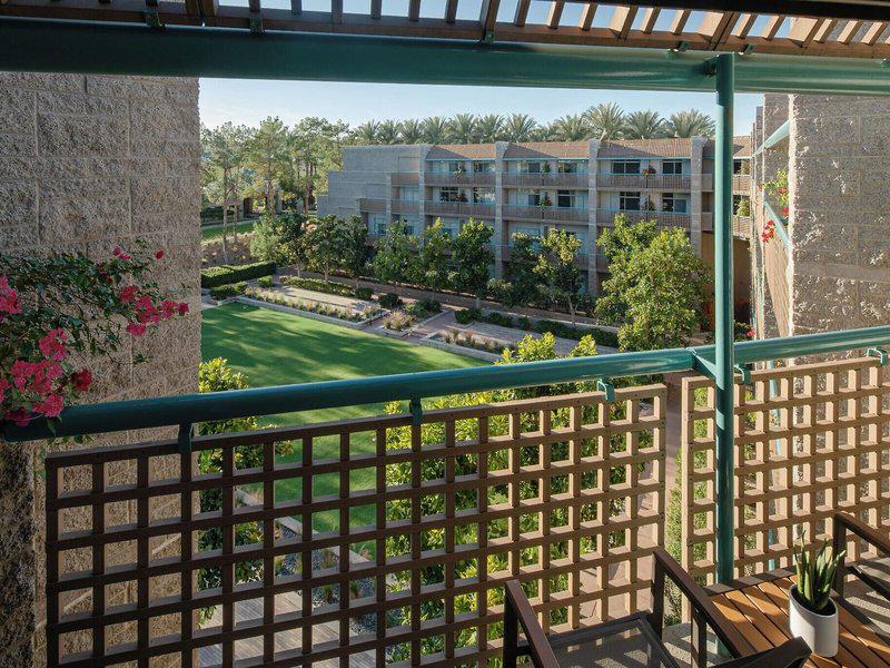 0894146439C0A5C3104F1399D86A056F