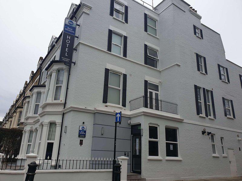 17D8A63F7A57677FE0CA51FFB8502EEA