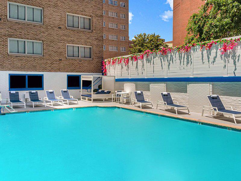 DE97BB2DA3C8A2308164D267A6C53199