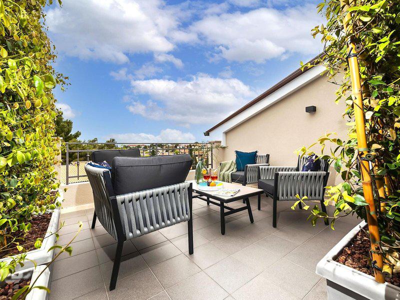 F79A5298CC61A04EED1F04F7A80DDFCE