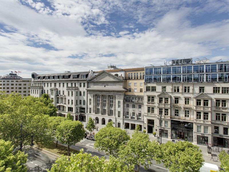 AFC9FDE653CF66C6211B45EF1AAB805E