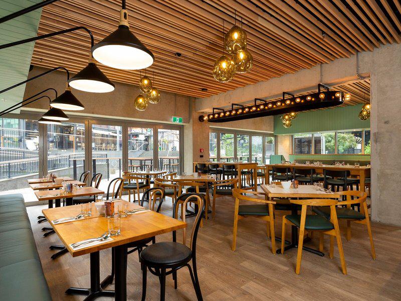 44EB735B7B62200835D838E73D2E4E34