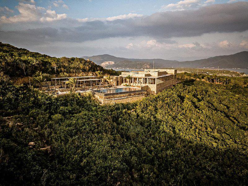 000C98F6DEF1F973D4EAA24F350741EB