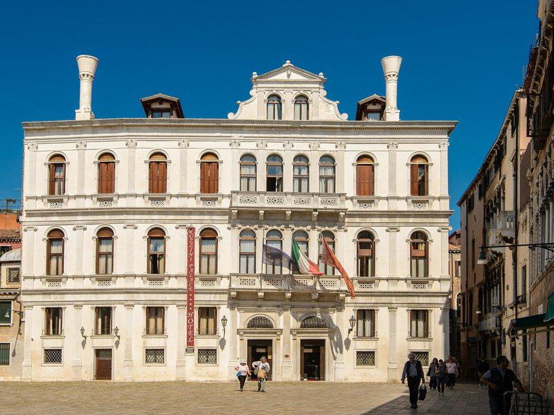 134B1222AFC6B3BB4EBD27158C7AF983