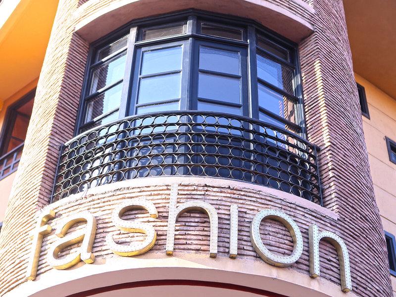 370AF77F19DAC7AD75DDED8A14ECBB30