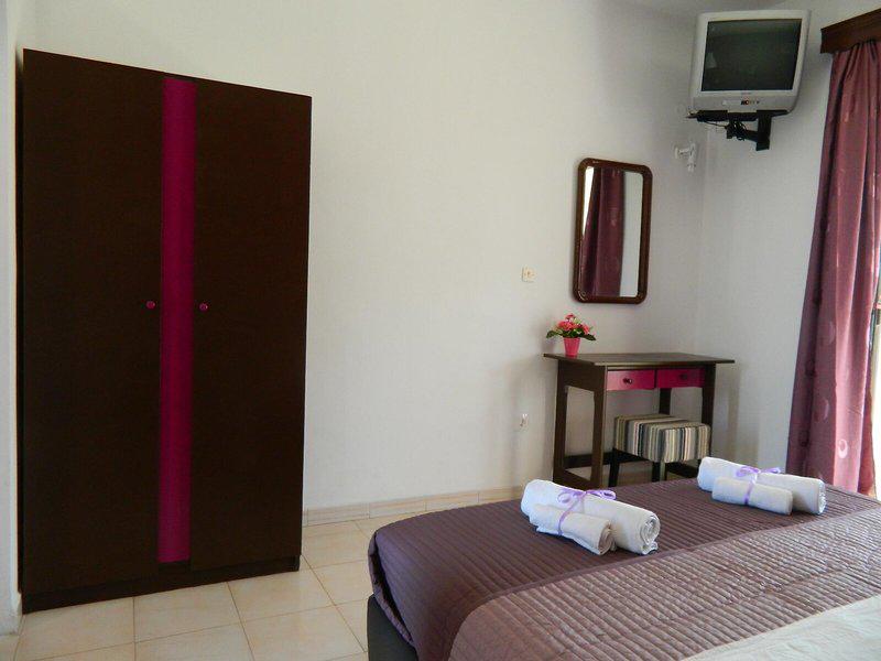 27E82967A0FADB7A42C02579C383CA8C