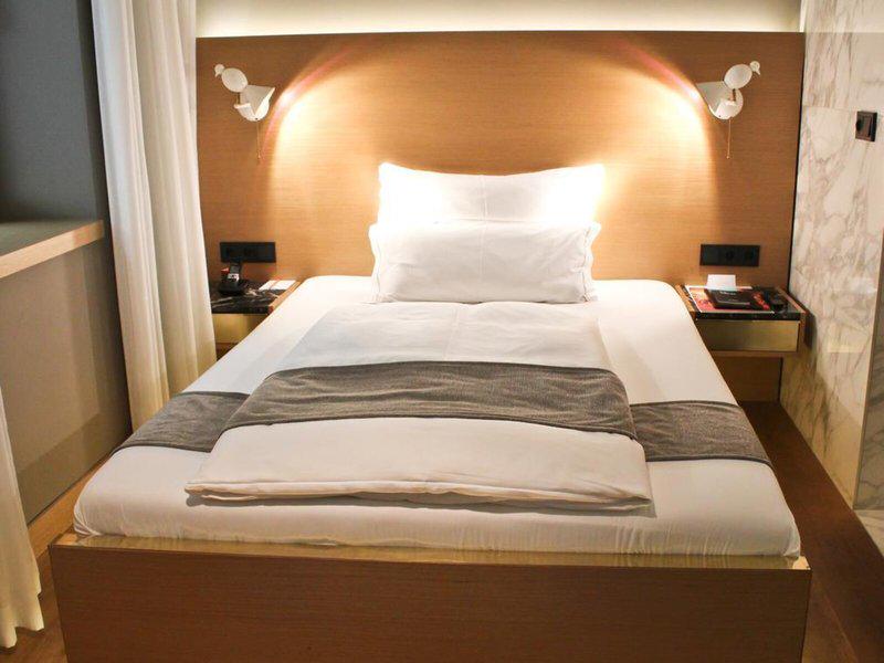 211345C12EBBBC832D544771838244AB