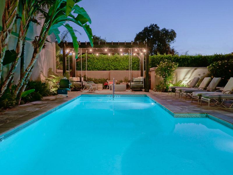 D0E9AC2872F178D17A3A99885F318DEF