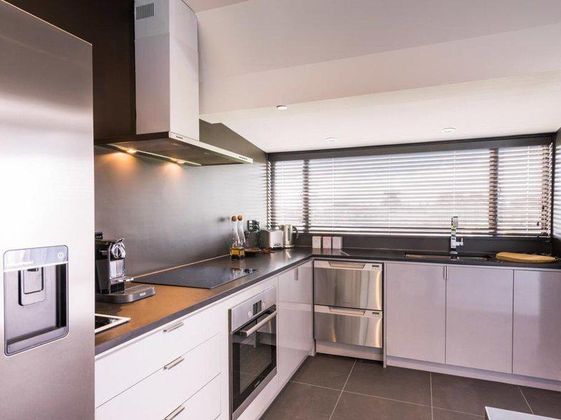 6FF6D00F6244070F8F2CE7B5AC76DC92