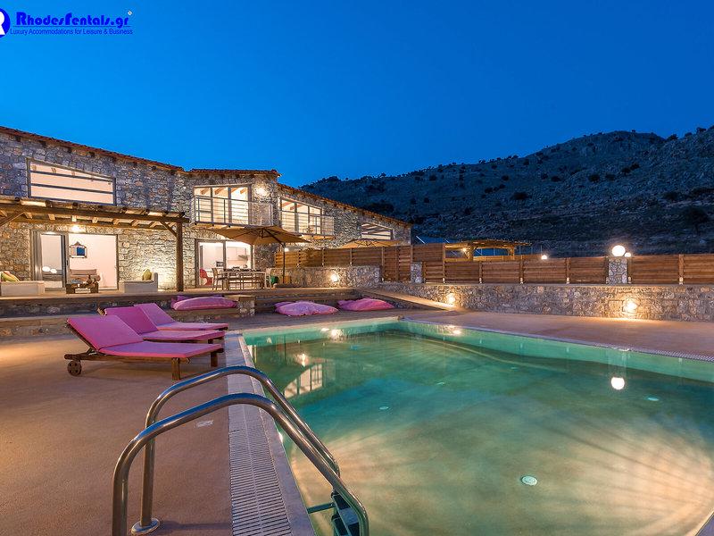 CDA1A2A3F3BC238CF8F9D5768C7A2D33