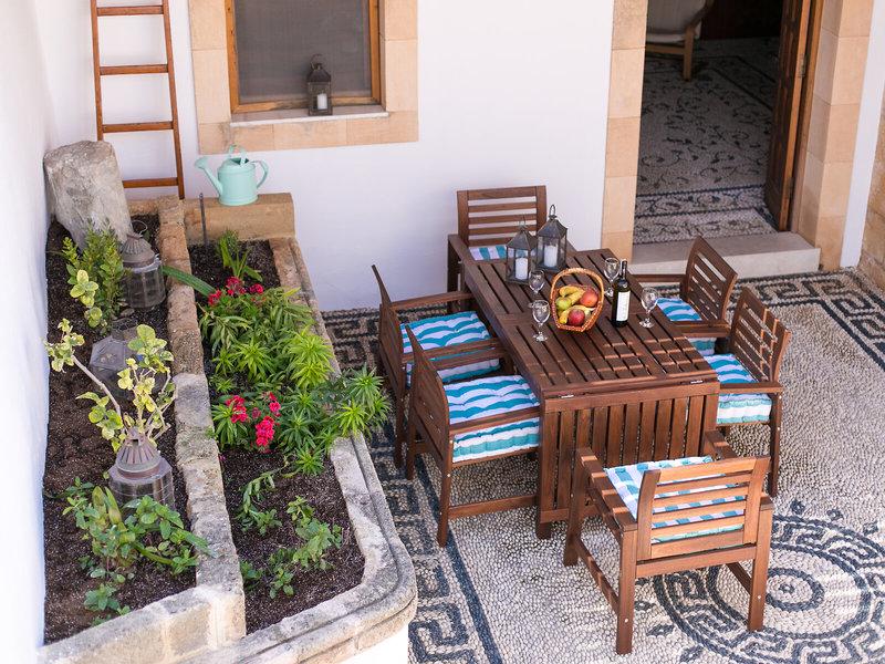 6F28F0D374A8E667637D82386AC11B3B