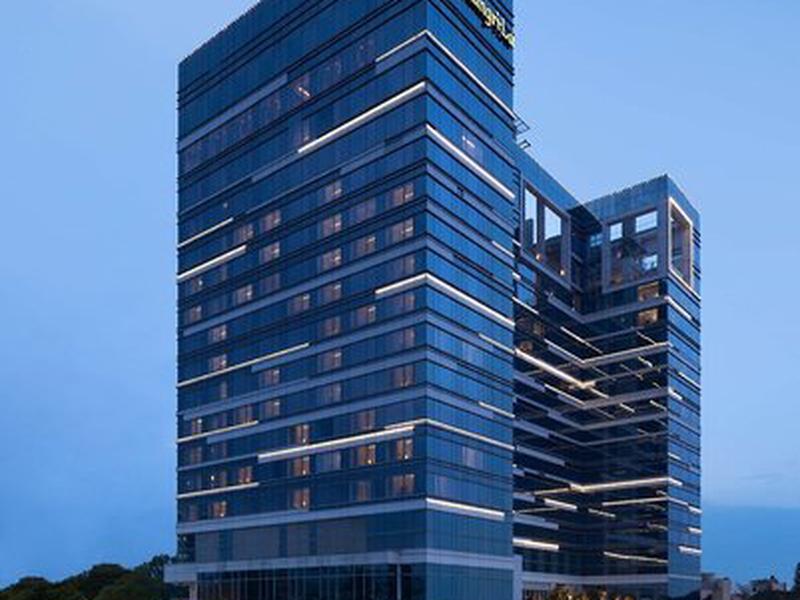 51B337BAE700C32479F835B52B7A6897