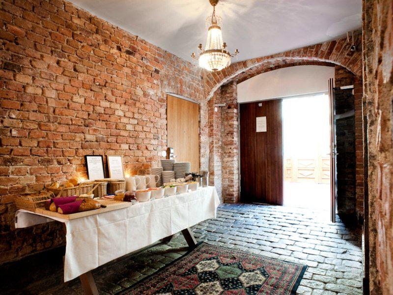 FC3173E77D2FBF421AA25AD18CEC925B