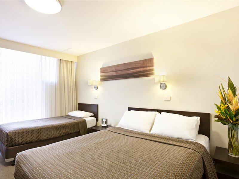 1A1DDEAEC38398B7789BD501459C2DDA