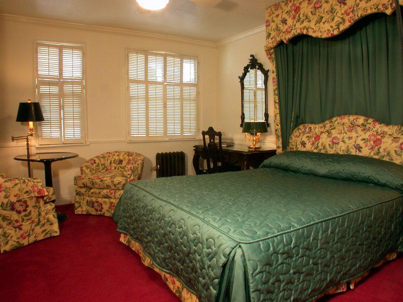 F056ACA1DD03E979C7A5C48D6ED352B7