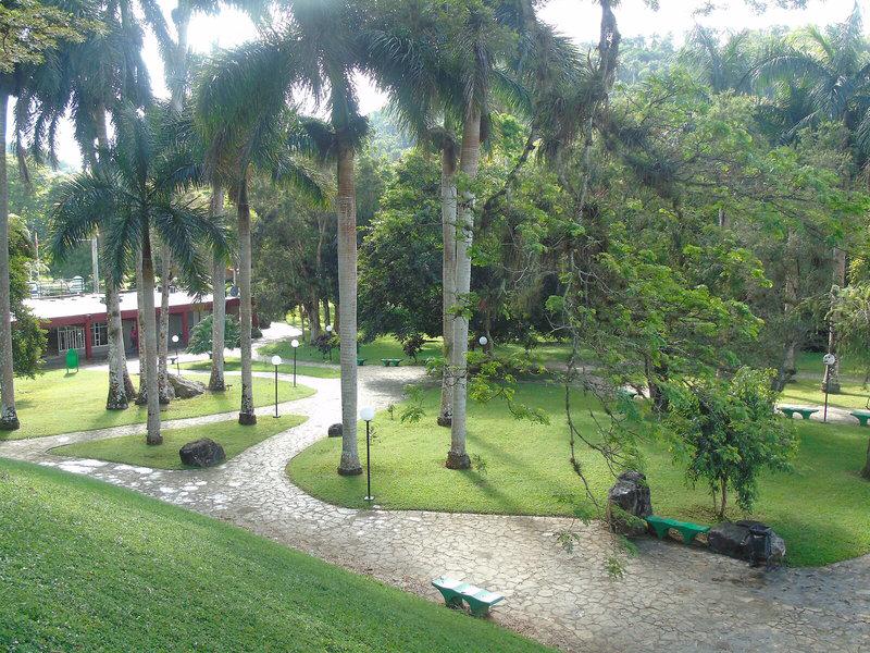 6CA047B5FCE2F4611BBD5A4B4C79995C