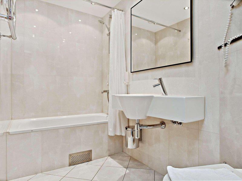 8CE49DF1CF37F6E303202F307F055FA0