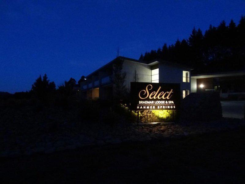 3E55935D818FF619BE6BB61F81F04482