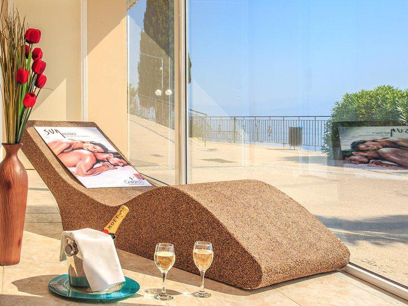 22691EC4AC0642ADC66EE1F1C2AF6B7F