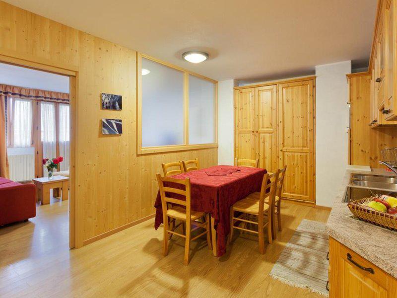 EDC7D9C3B44E113B2AC7EAB1A0064F27