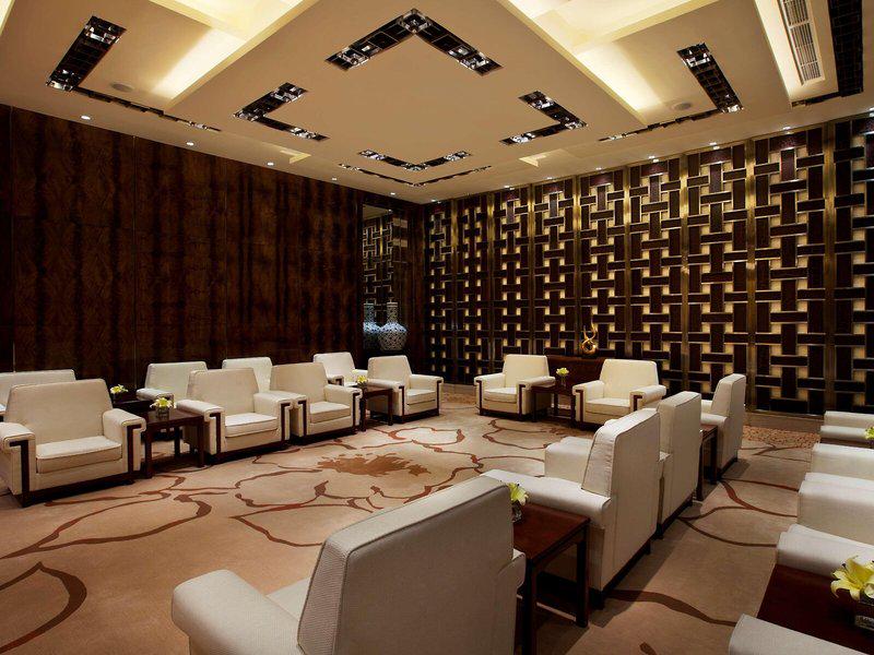 AFD7D52B0940E7A3BC36D6885E1DBADA