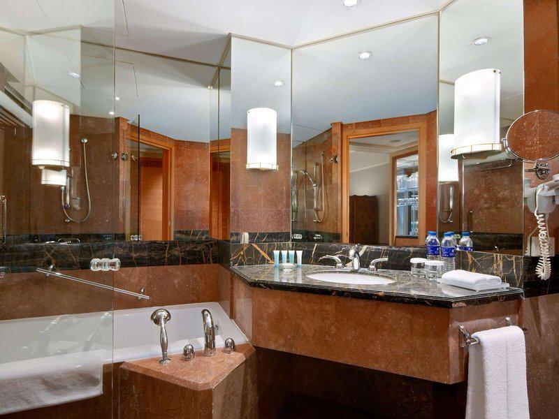 FE626988700EB40E4E5B1B9A082558A4