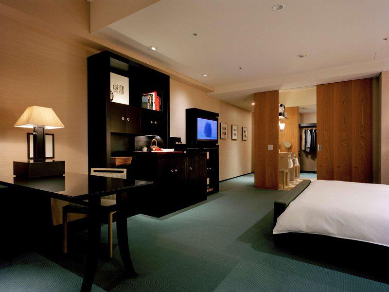 4C19108B12185757604B759BA6D113DC