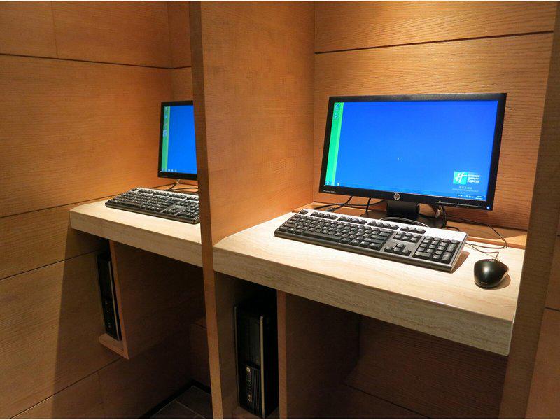 CAA96A3BB0CD6FFF2B6FBF8E03F40A99