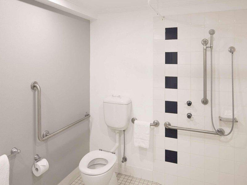 A0FC854E393171F01B232E7F48E2B4DB