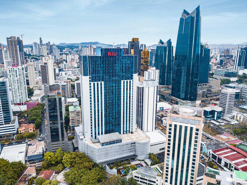 1764C90426F46818F48A555ECF327CF2