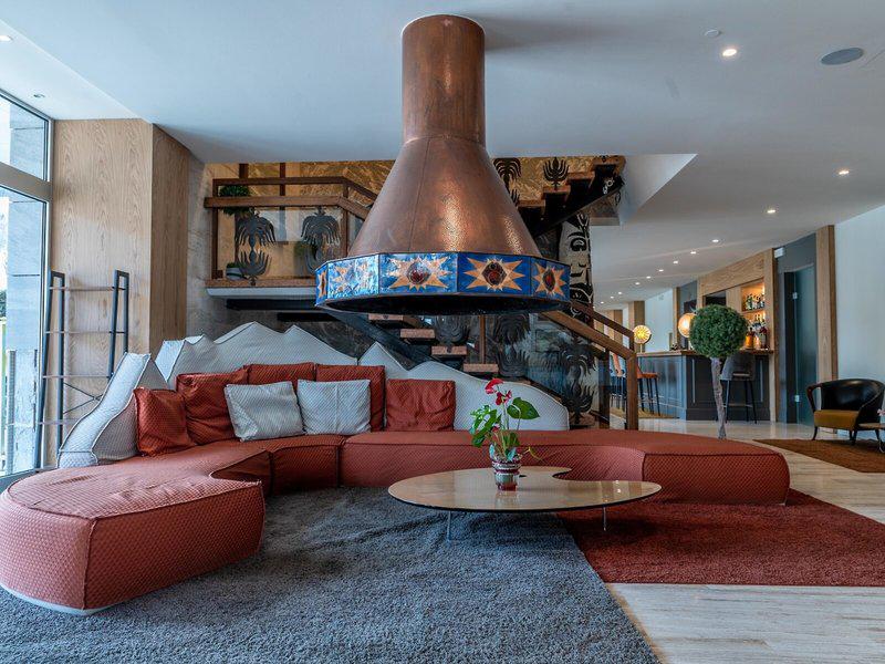 89EF980FE1460DCA852E9B826B194B7A