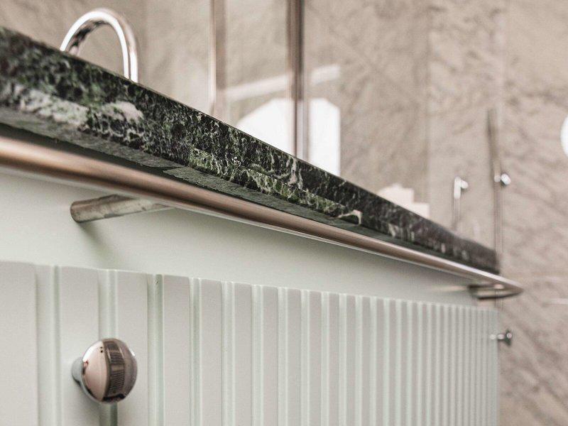 4301625DBCDDA5BA2079860557316357