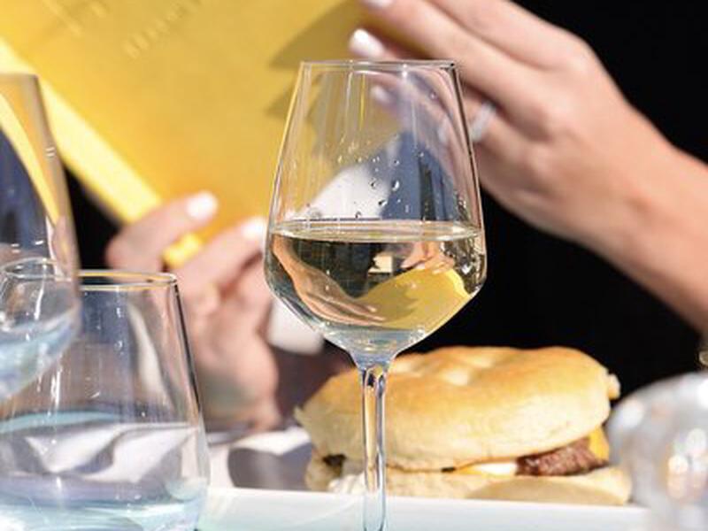 857C7E79E63DD89F2AB98E2823C83E49