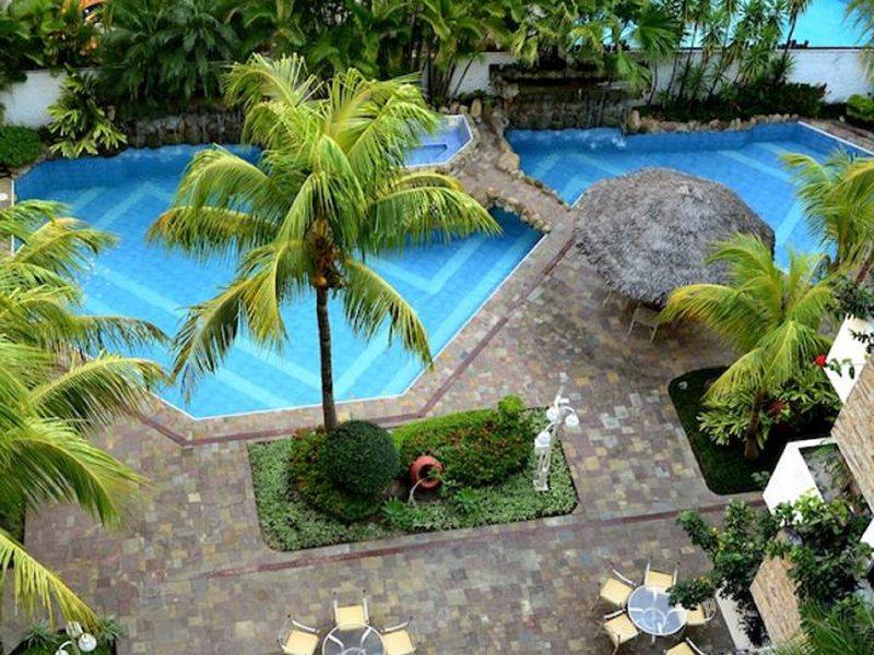 D7B8423C8964F53F1DCB1405ABF55CEB