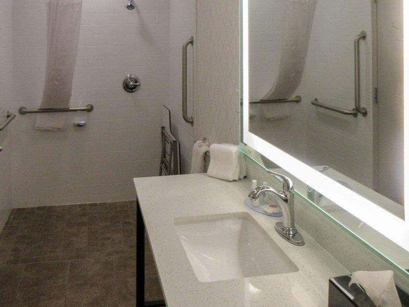 D16B11F2CC04DFDFBD0F87568FAE4D55