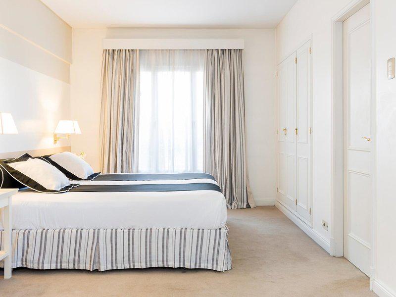 516B88C7CB464A4F8DBF78BB191BA9DA