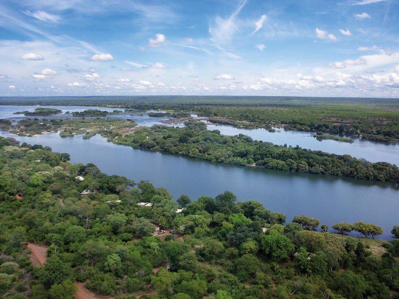 B6DFAD6A227CA17548009A7921B7CE82