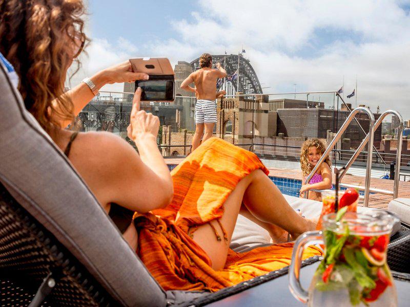 2249C3F7C240E265781381BA4CA6F3E2