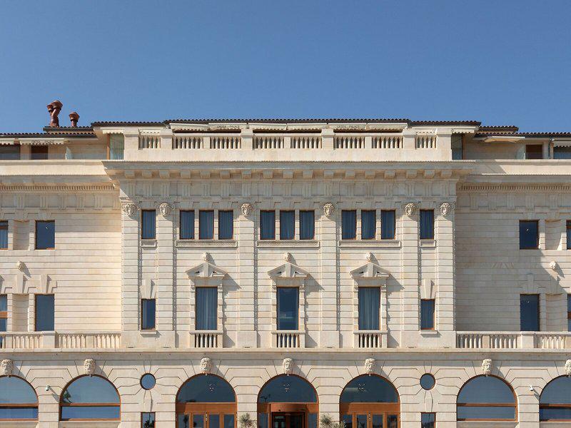 DA56C924DB6976CBC95B6D6334874281