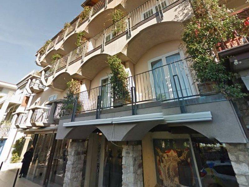 D39D5C02094D4C06A1EB4EE30AB6F883