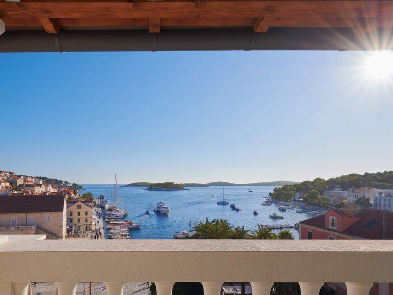 885140EDB0232497D5D1E733467961A4