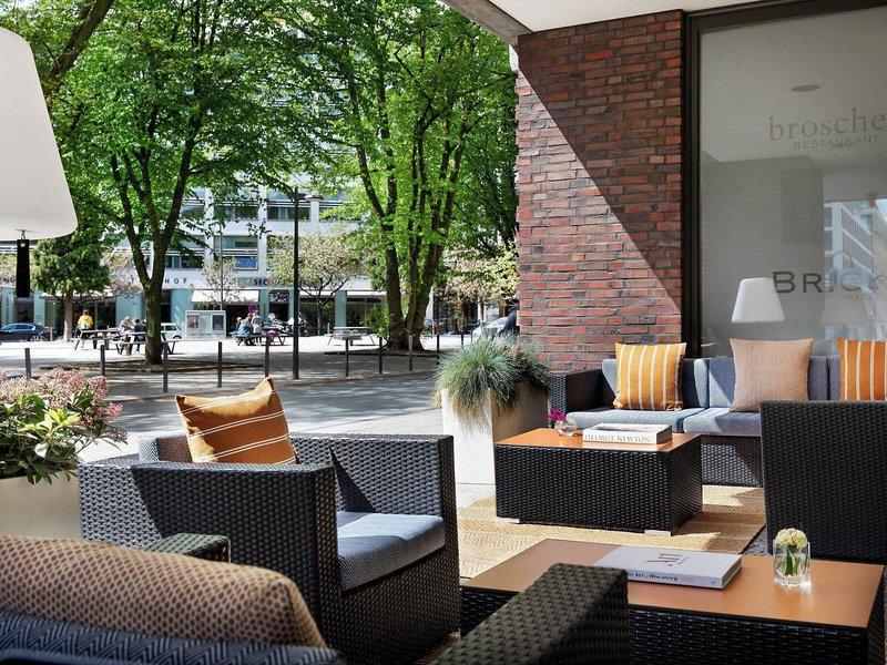 1EC43BAF642F3AF772C378B7C3A835C2