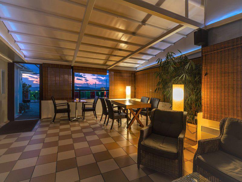 A0A5304361F7FF8965175F704EF26E53