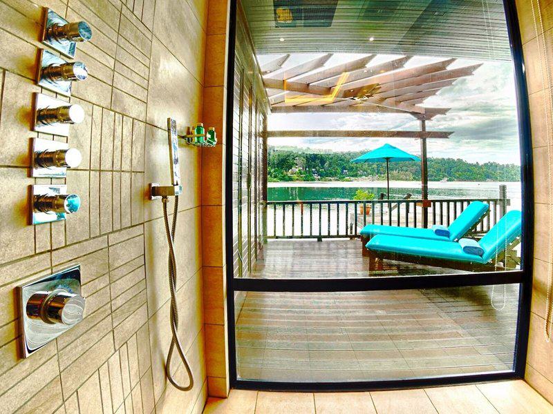 725E48A9EF0D1D3333E9F121E604F532