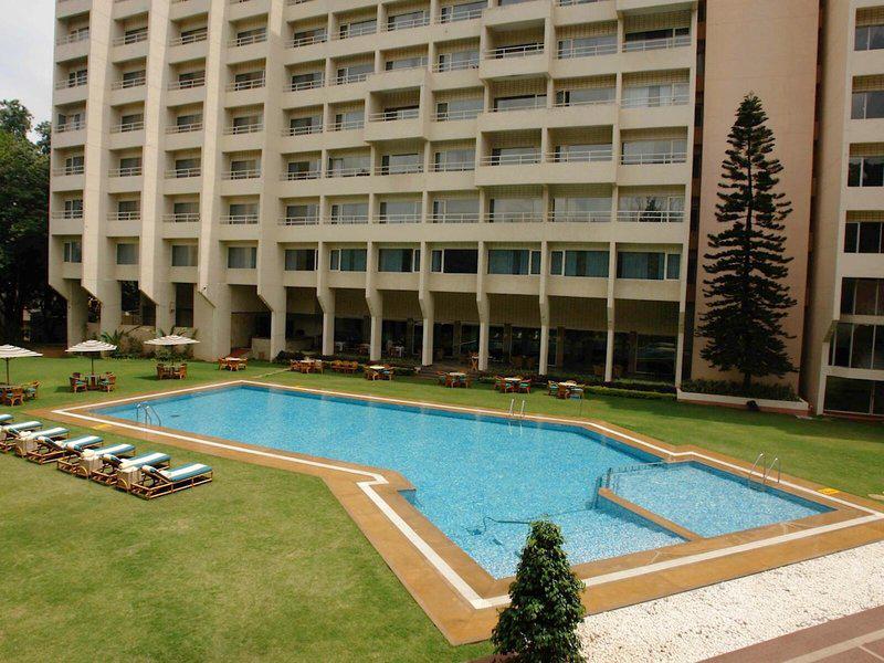 ABF272E2B031AD1A3C132E7571A41906