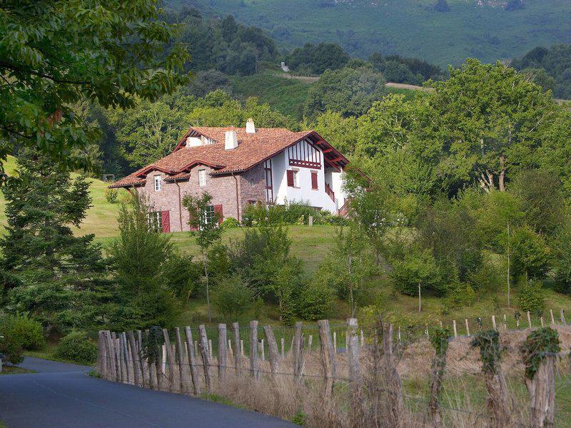 5DEAC945A1669D2B40E34C5417CA1DA5