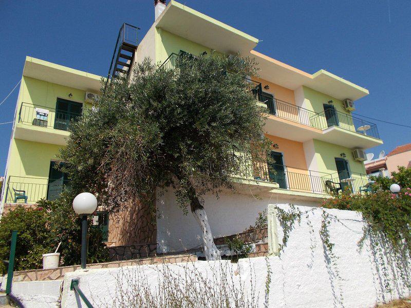 F9844F1AA3A289BFA66271BBF1A7A6C1