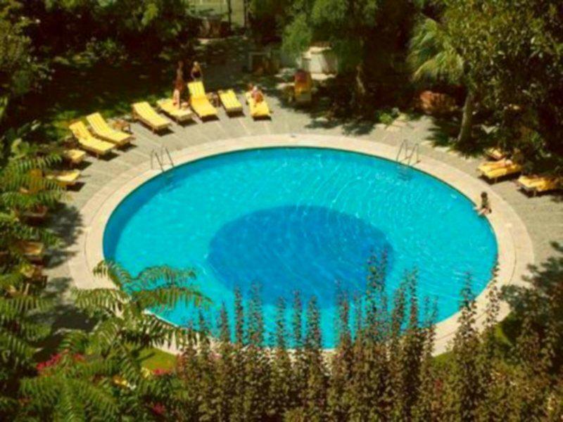 FD03394290BA8A0F58F106F4CAD7D5C2