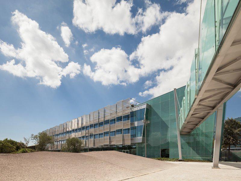 F10527162D90E34DF92013E1323E7E0E